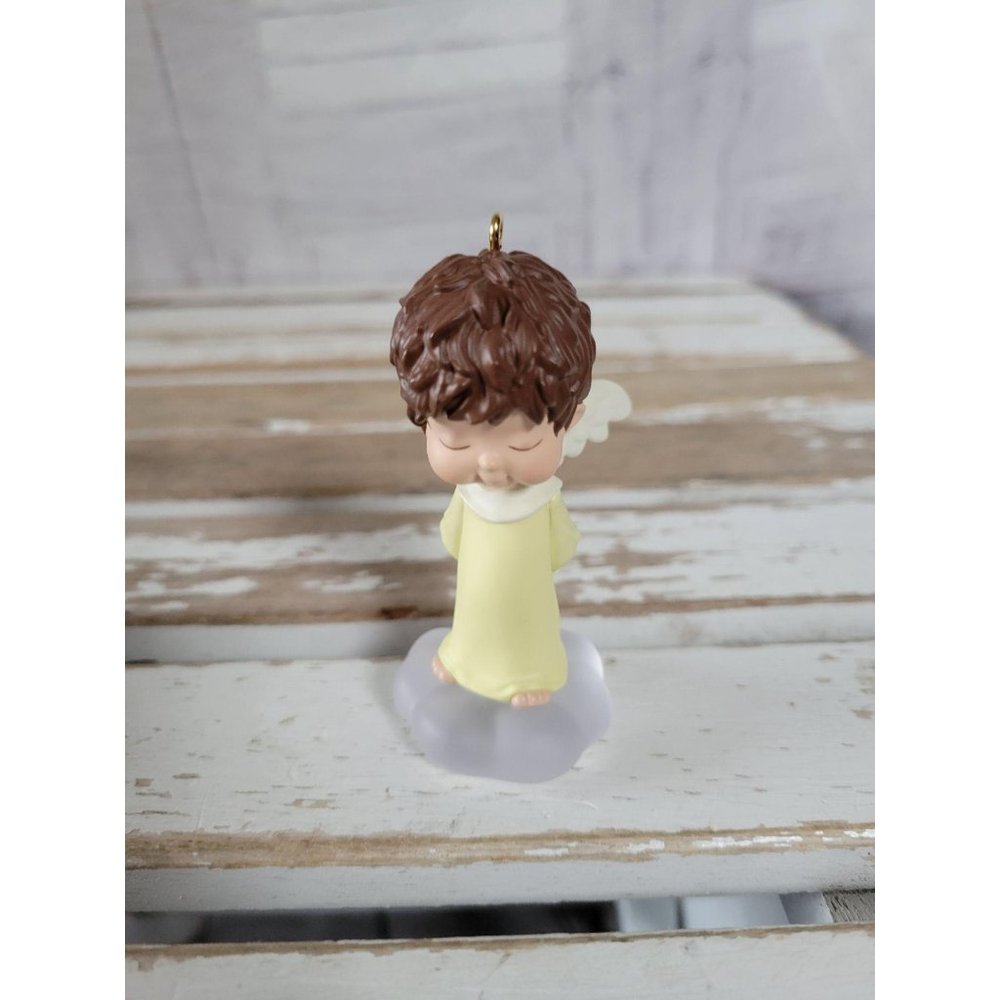 Hallmark 18 Mary cherub ornament present Xmas holi